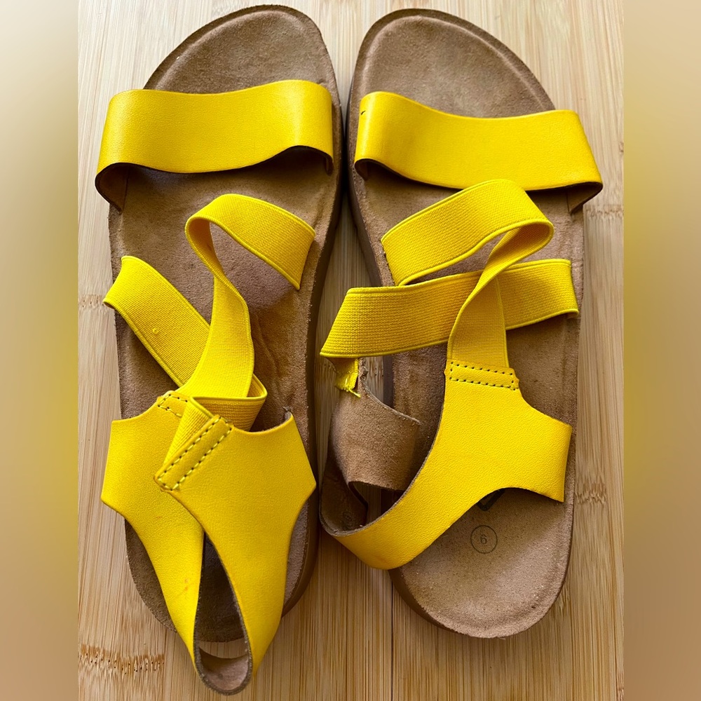 Dream Pairs Yellow Sandals